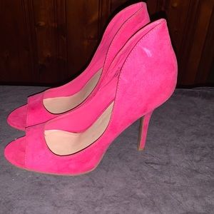 Used shoes! Used shoes!